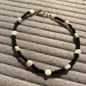 Homemade: Black & White Bracelet